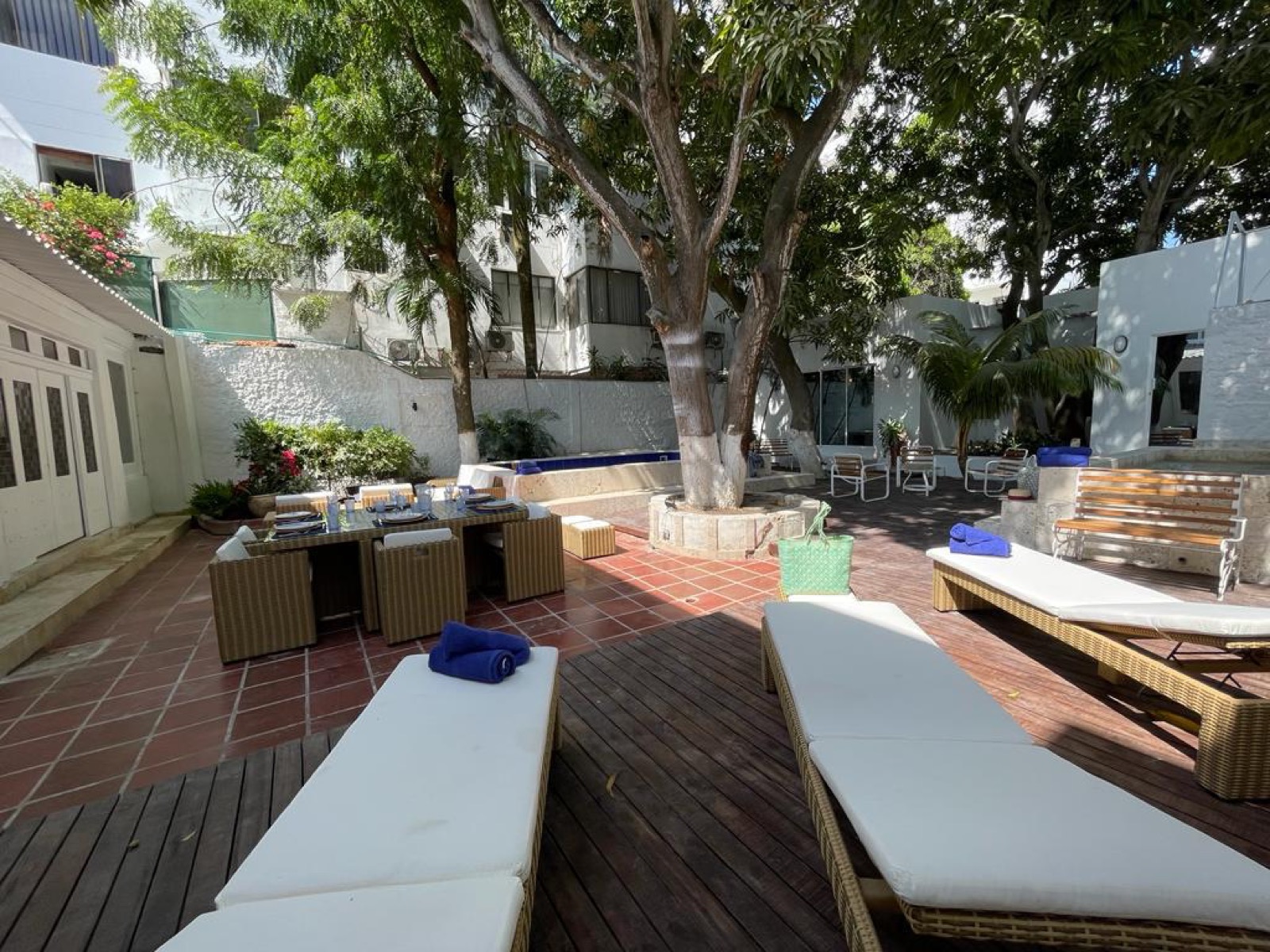 Casa Azul beachfront mansion in Castillogrande Full Photo 28